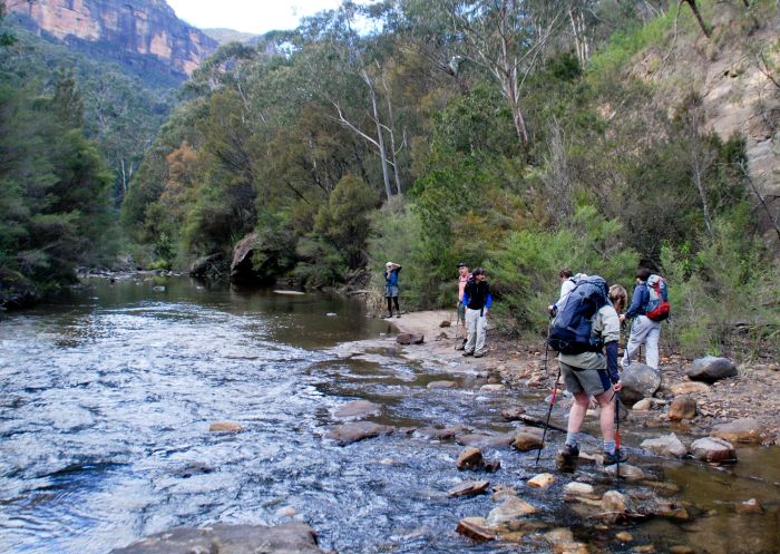 People enjoying hike to Grose River Crossing Acacia Flat, Blue Mountains National Park